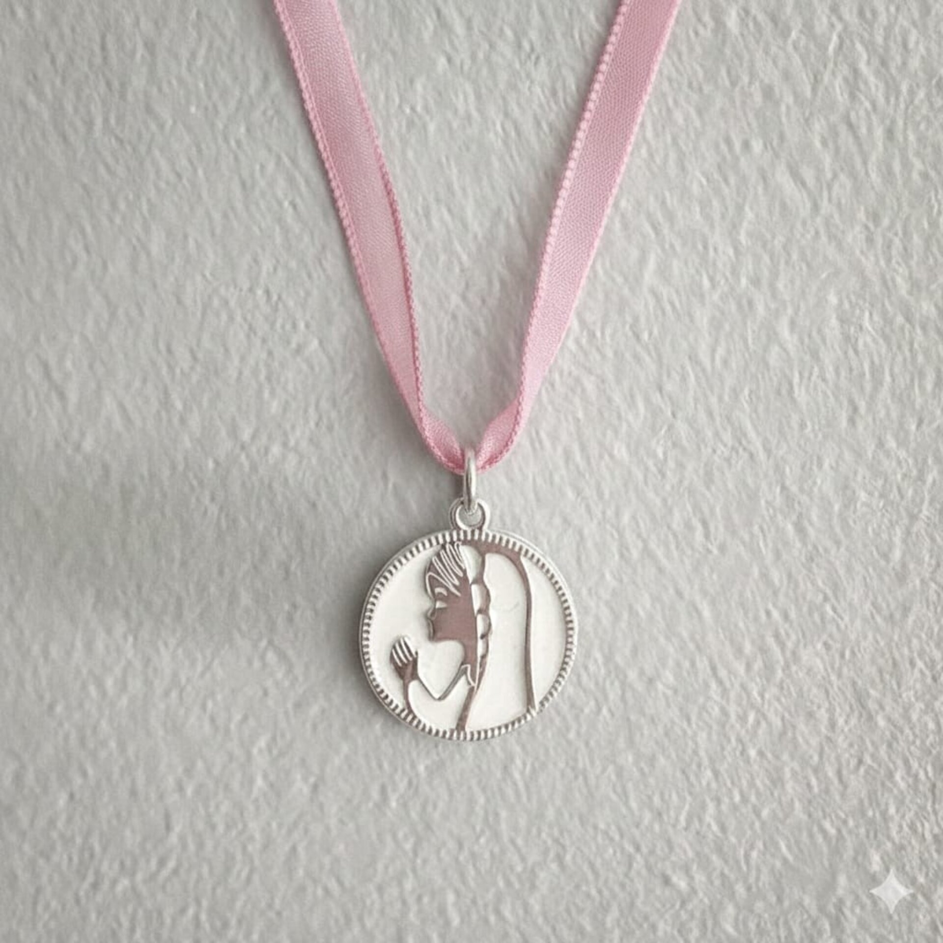 Medalla Virgen María en Plata de Ley 925 con halo de esmalte blanco - 2